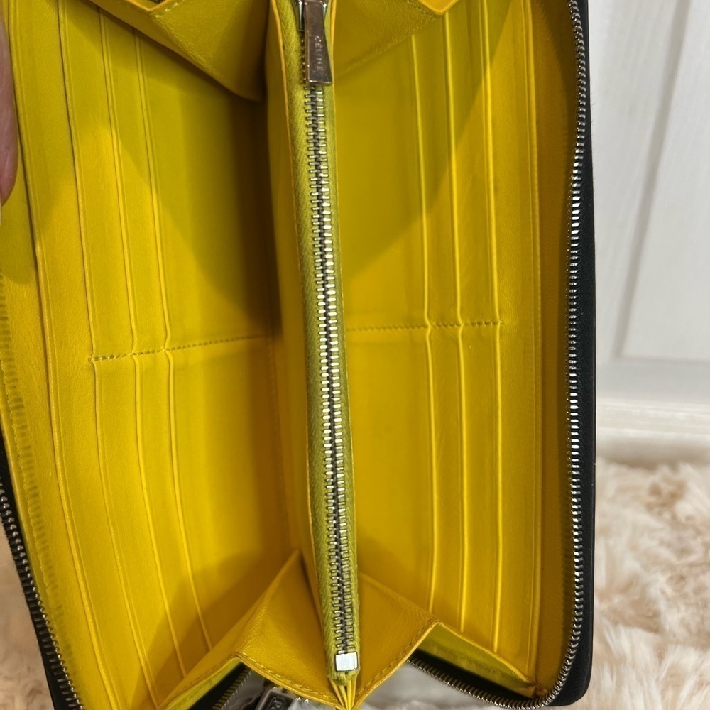 CELINE ZIP AROUND WALLET - Picture 7 of 15
